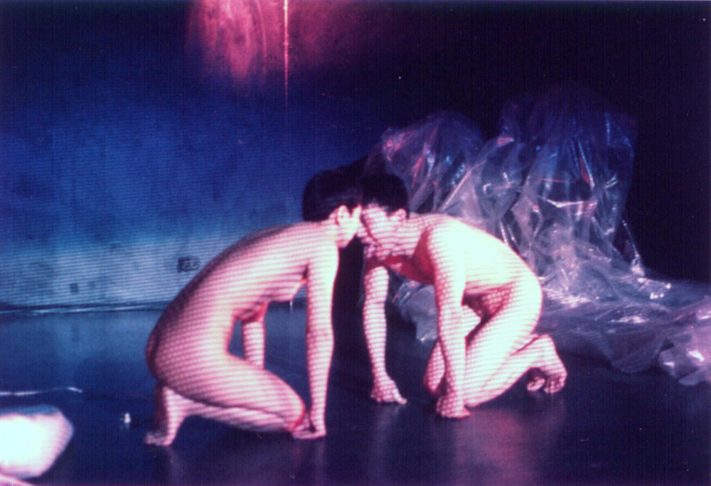 Coma,1996, video-performance & choreographies, Theater Confluences, Paris, France