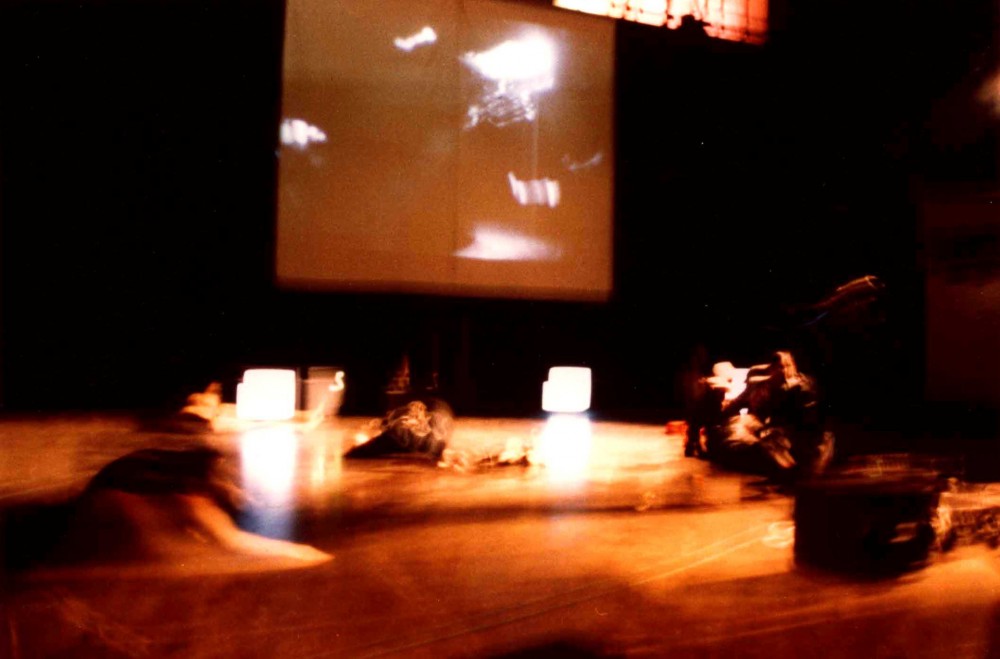 Histoire d’un homme, 1995,video-performance & choreographies, Theater Confluences, Paris, France